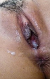 Anri Sonozaki has dark pussy and mouth filled with cum same time